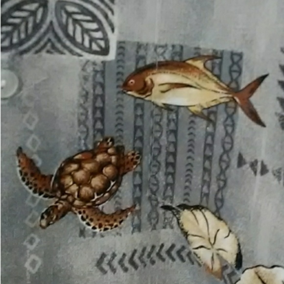 C T Hawaiian Fashion's Aloha Shirt - Picture 4 of 6